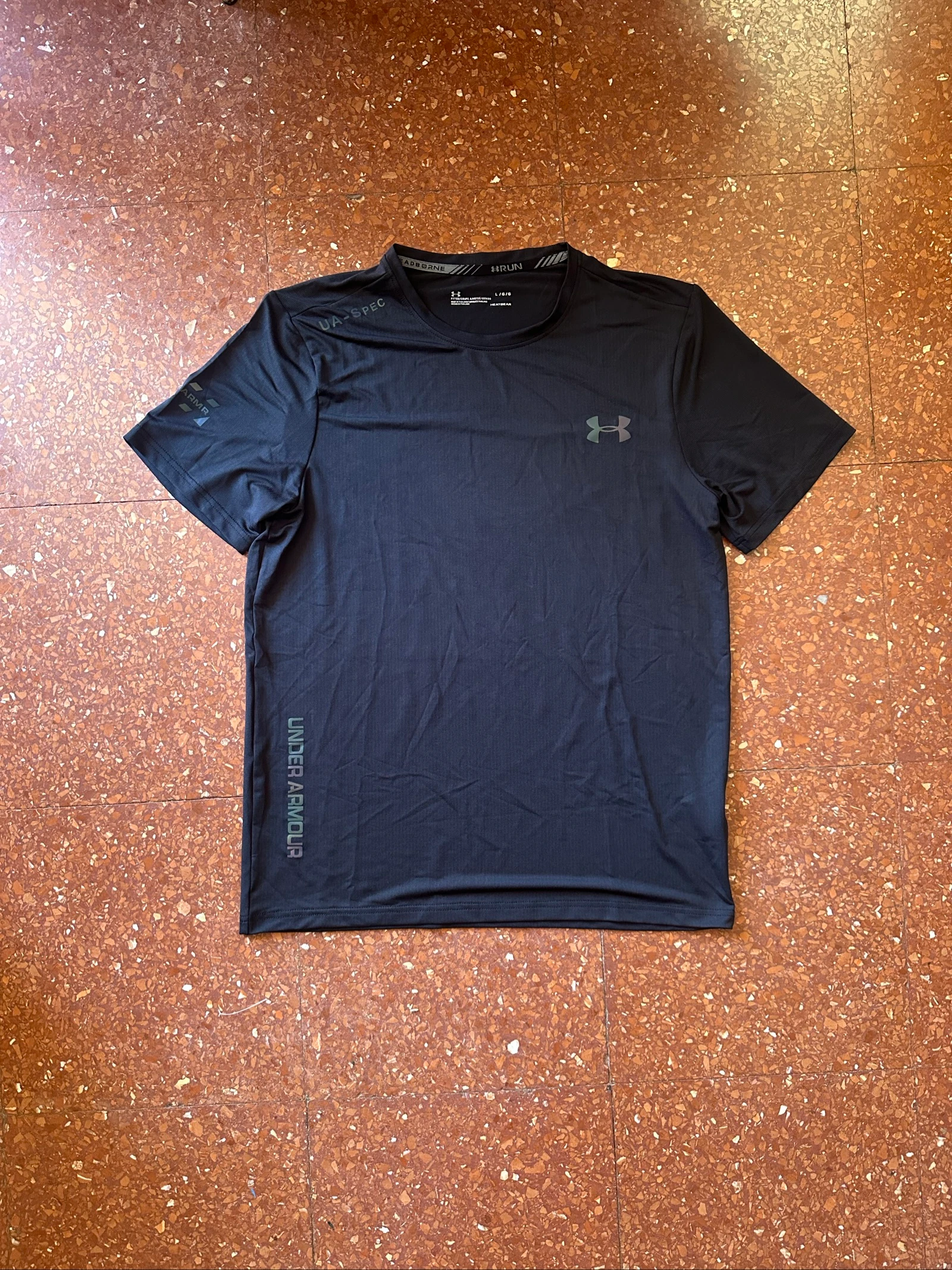 Ensemble de sport noir Under Armour - T-shirt et short – photo 4